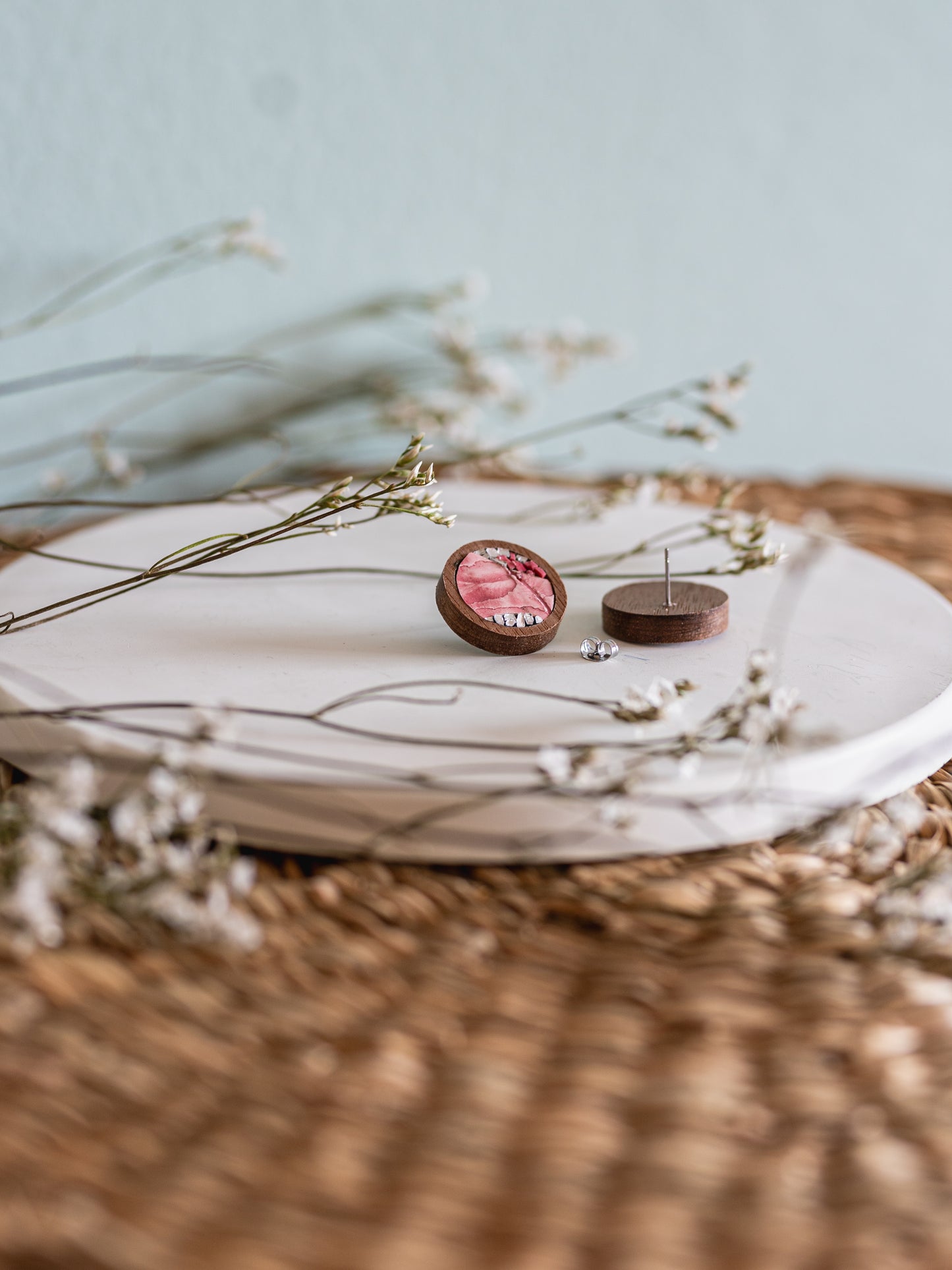 Orecchini particolari rosa in legno e mosaico | Upsidu