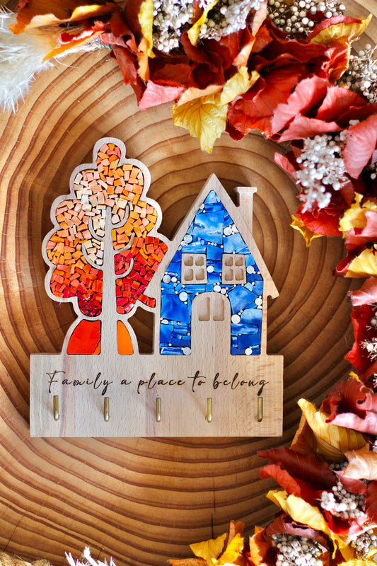 Portachiavi da muro in legno e mosaico