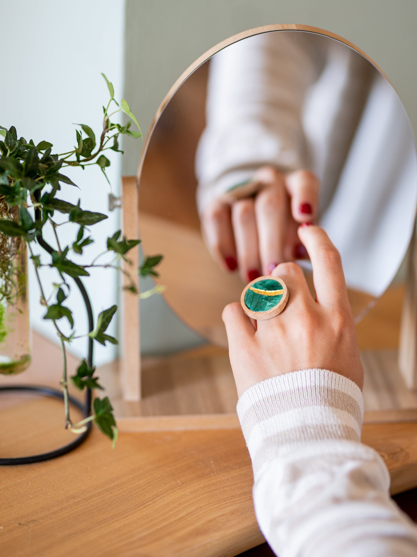 Anello verde in legno e mosaico | Upsidu