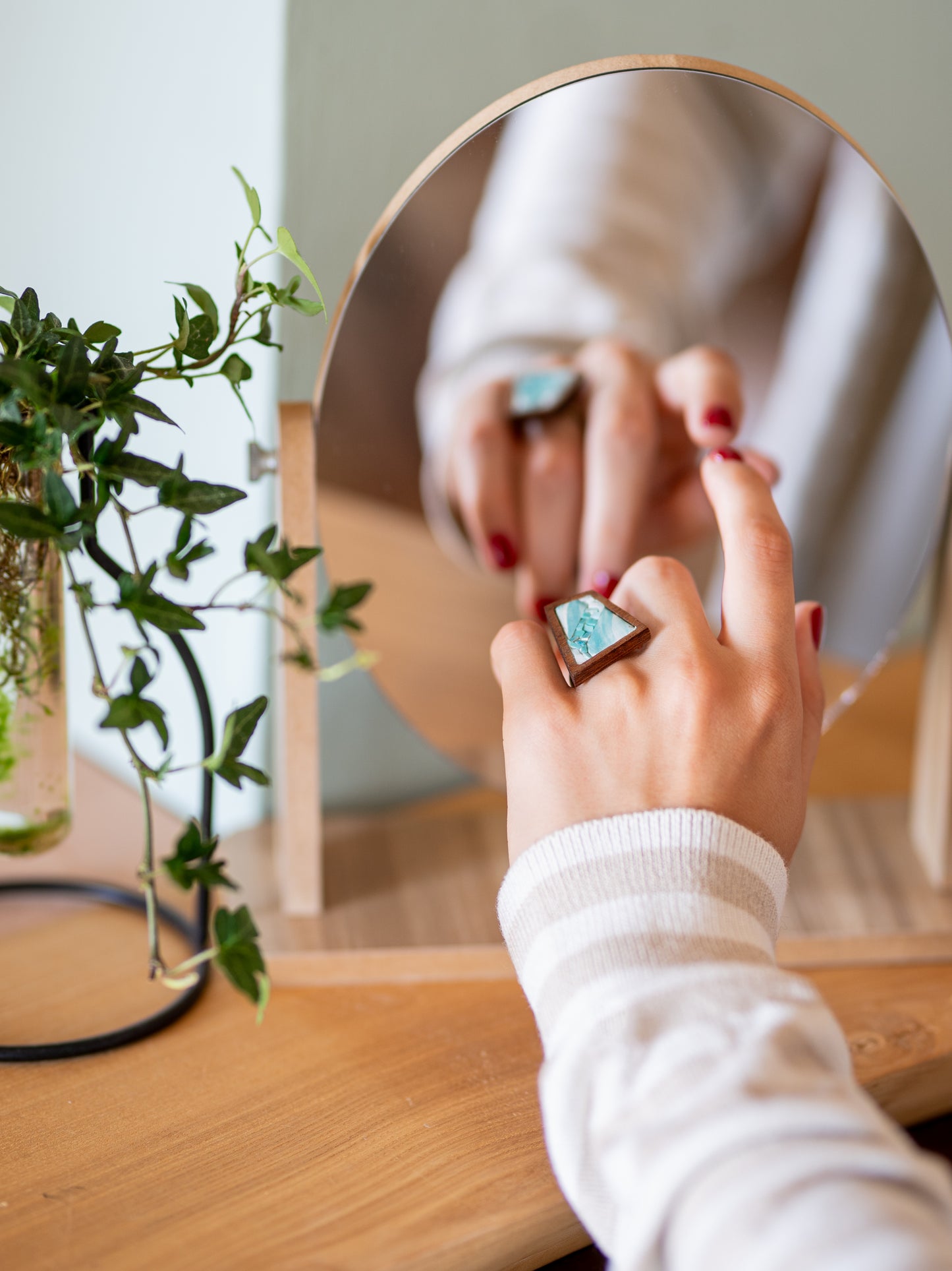 Anello geometrico in legno e mosaico | Upsidu