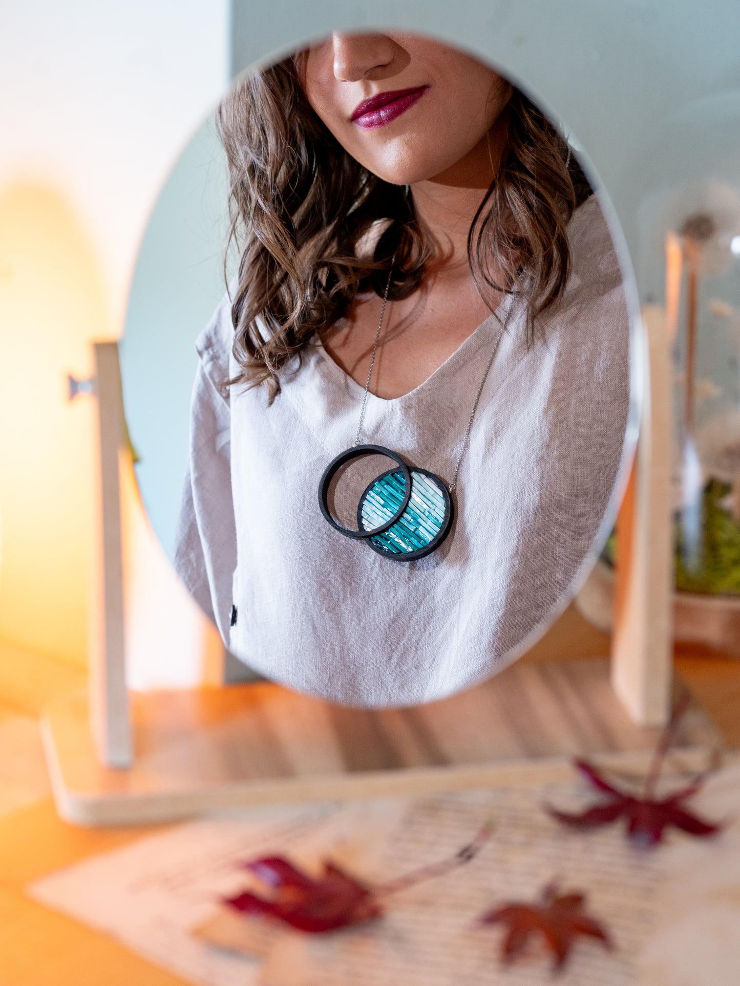 Collana artigianale in legno e mosaico | Upsidu