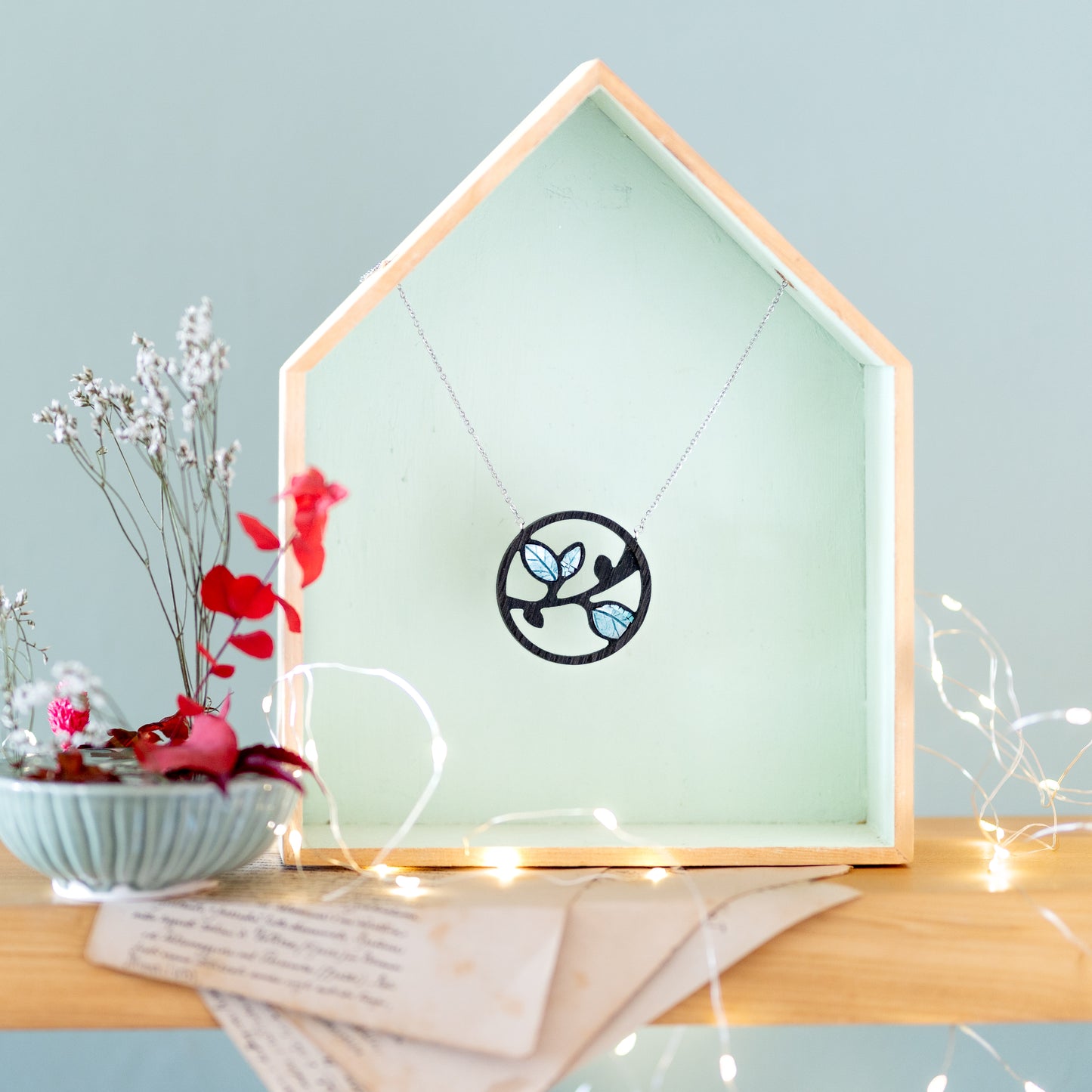 Collana foglie in legno e mosaico | Upsidu