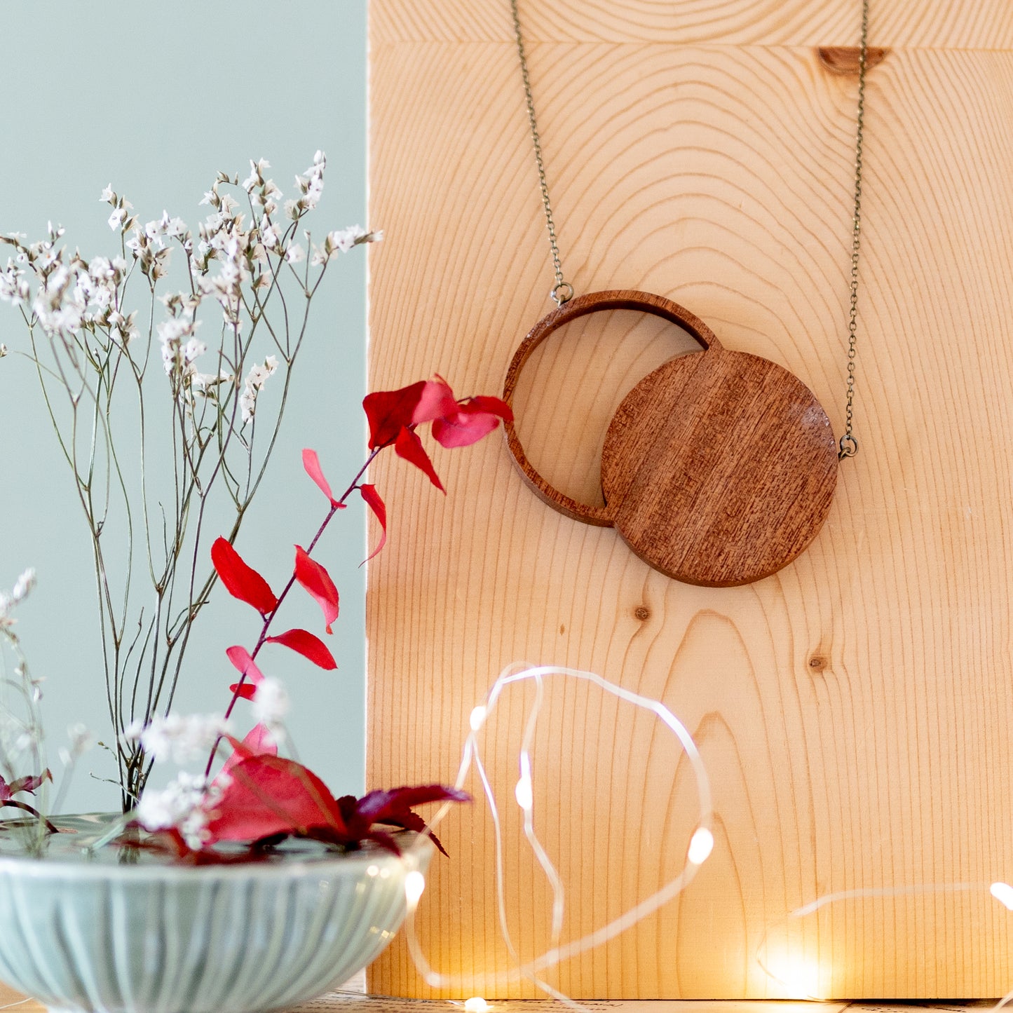 Collana lunga elegante in legno e mosaico | Upsidu