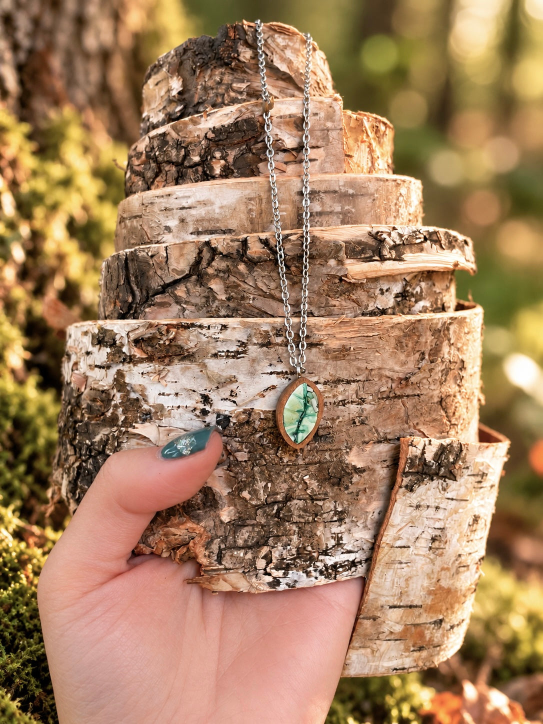 Collana foglia in legno e mosaico