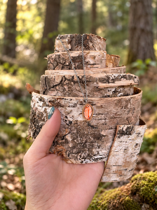 Collana foglia autunnale in legno e mosaico | Upsidu