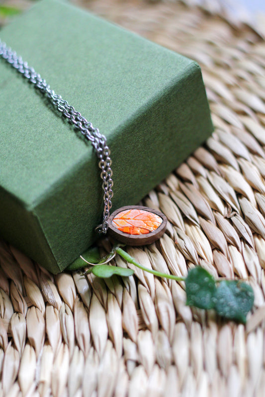 Collana fogliolina autunnale | Upsidu