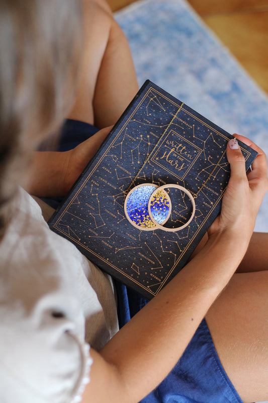 Collana elegante blu e oro | Upsidu