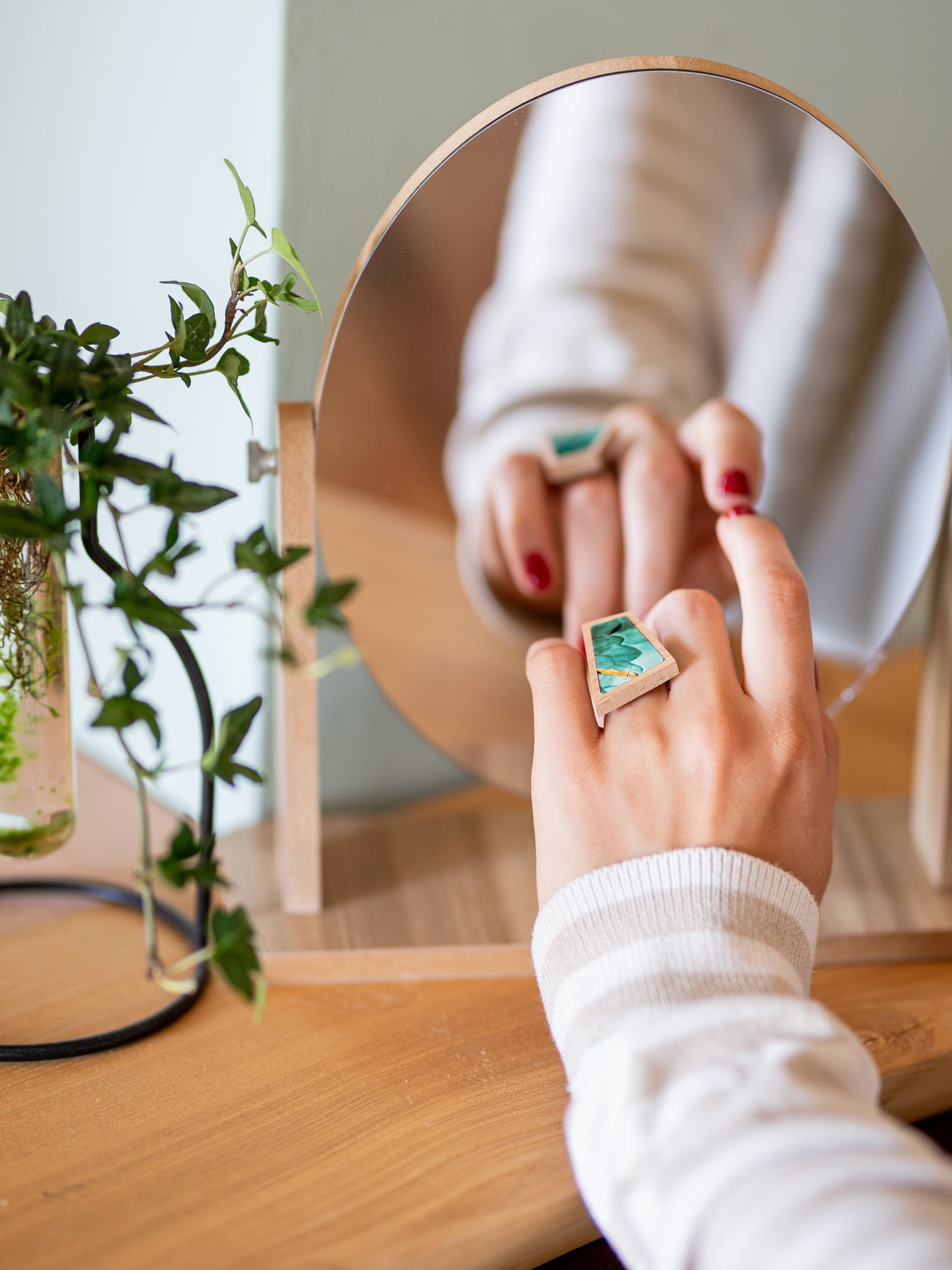 Anello trapezoidale verde in mosaico | Upsidu