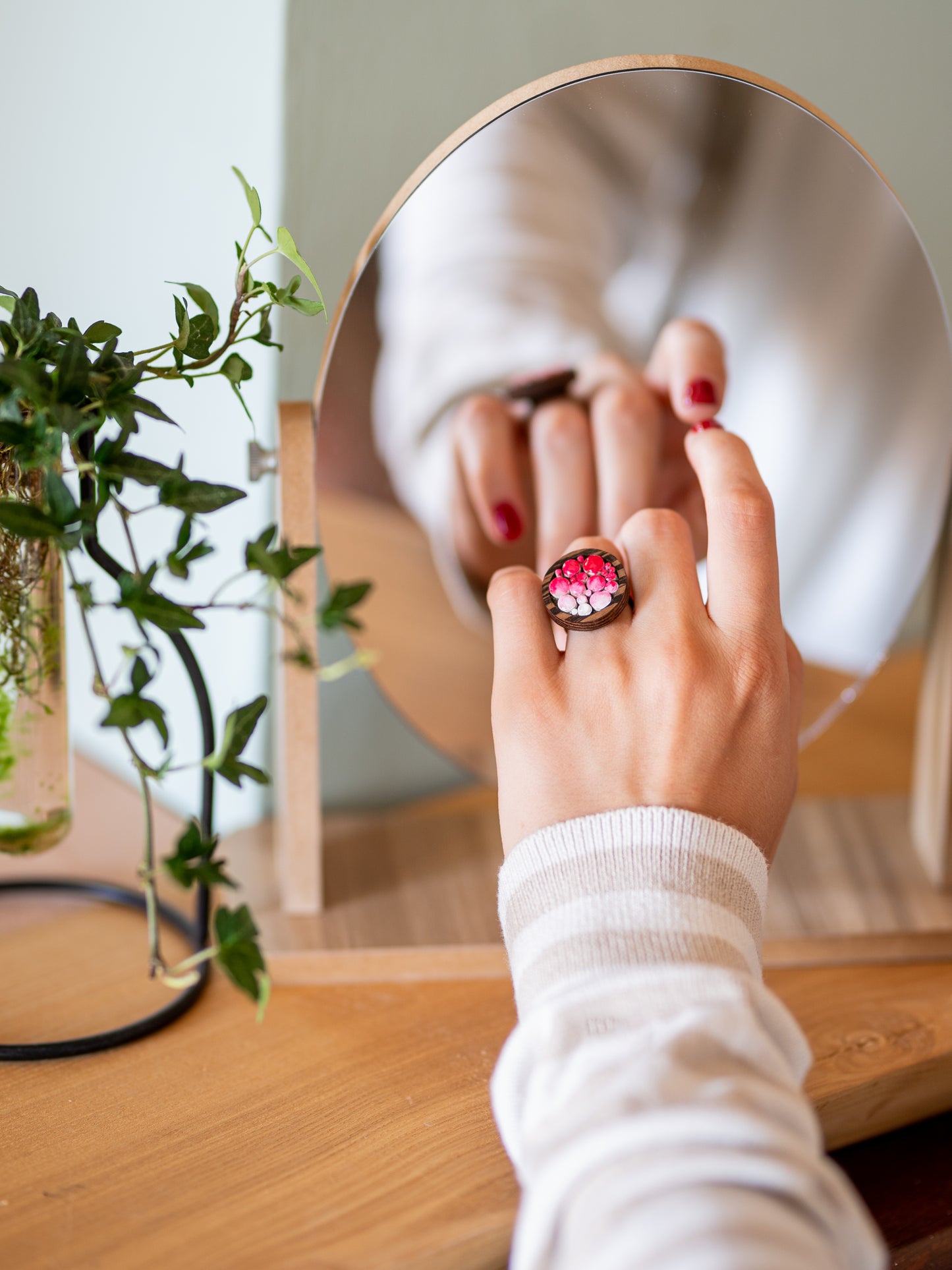 Anello tondo in legno e mosaico | Upsidu