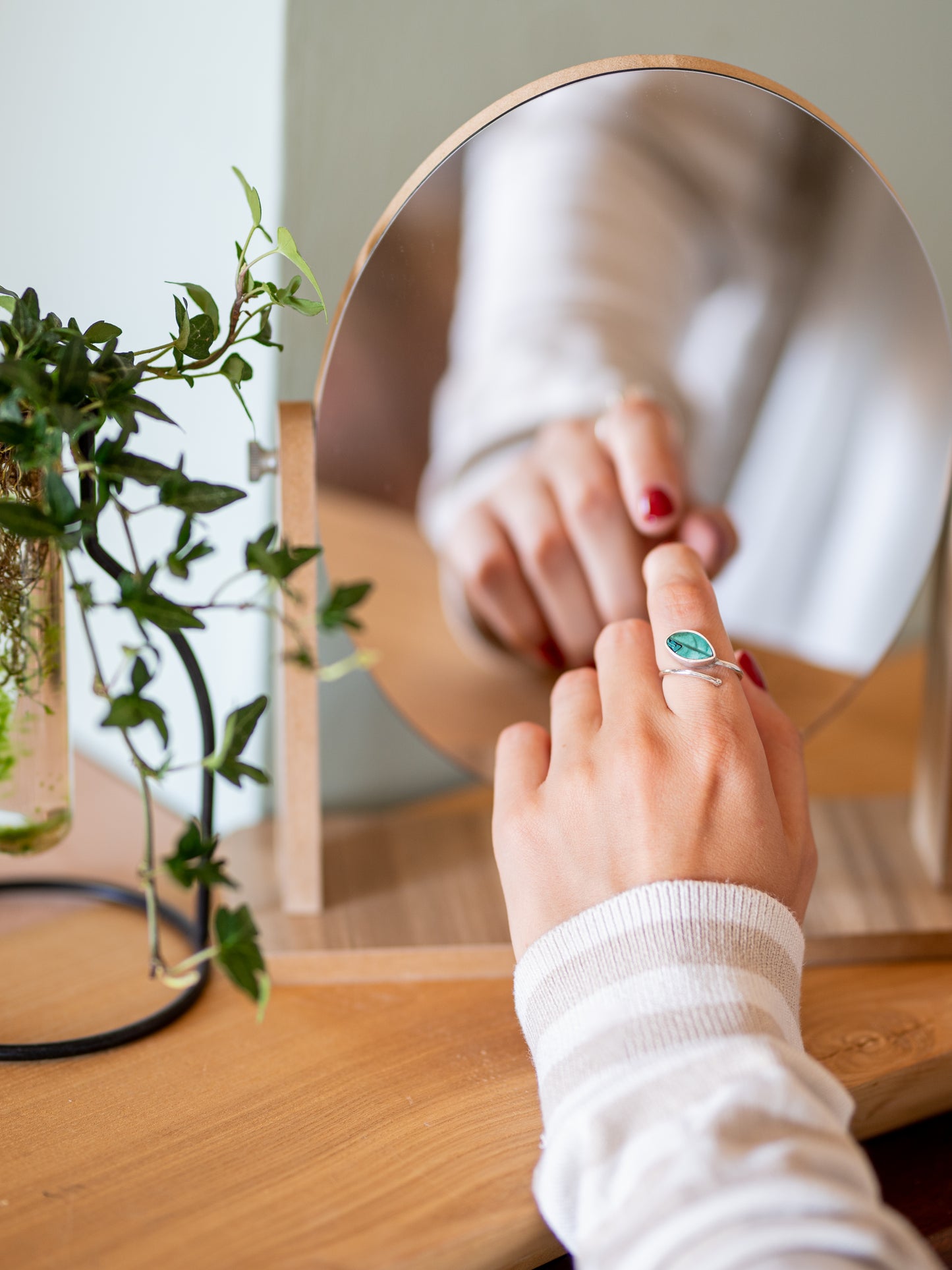 Anello foglia in argento e mosaico | Upsidu