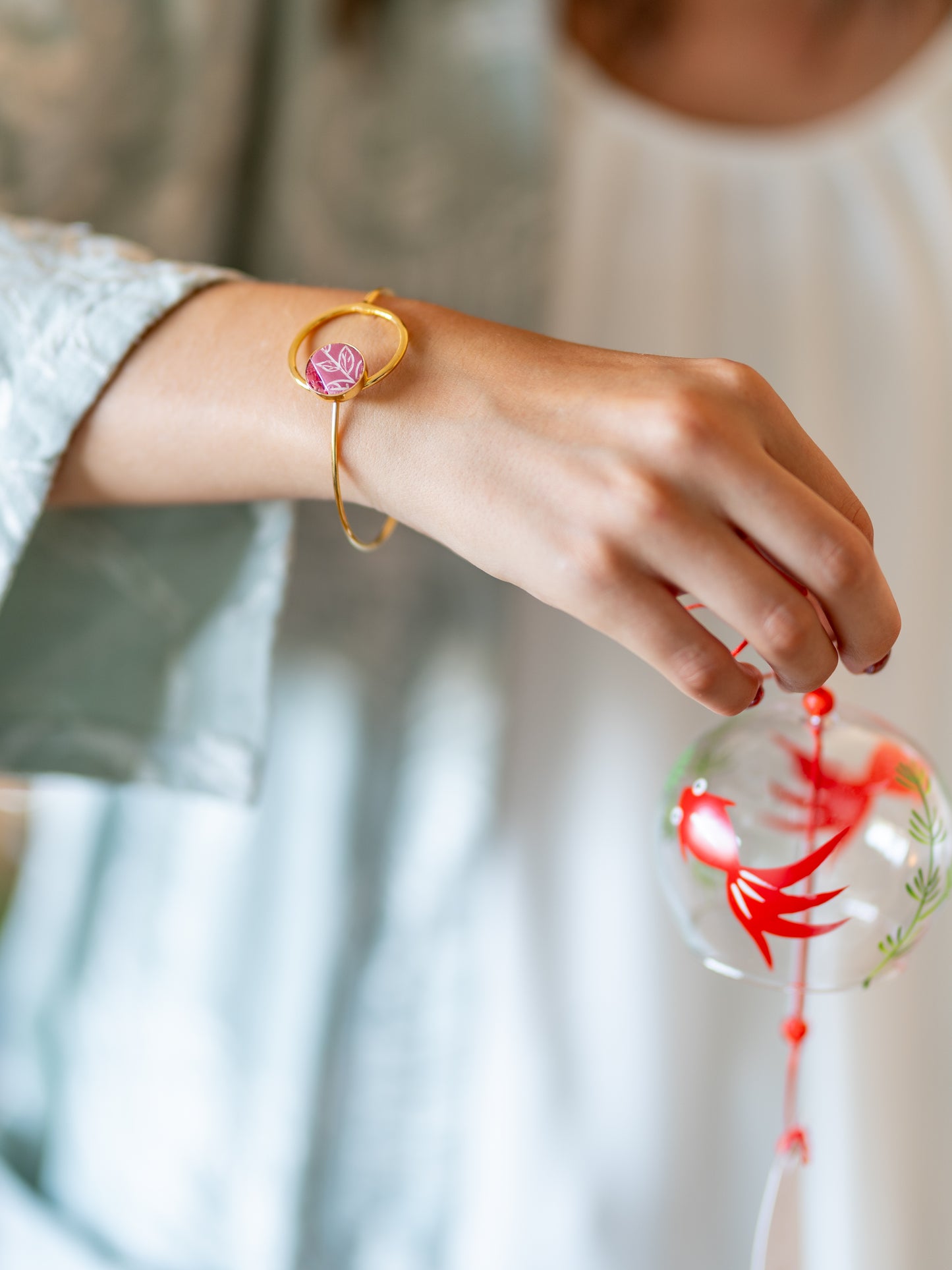 Bracciale artigianale placcato oro 24k con mosaico rosa | Upsidu