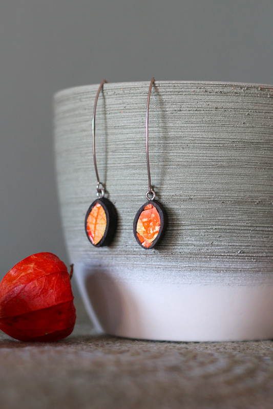 Orecchini pendenti foglia arancione| Upsidu